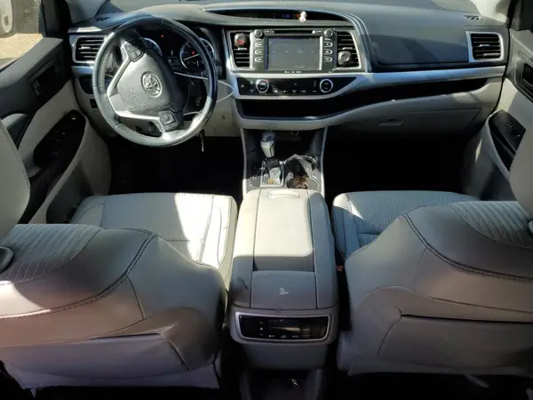 5TDBKRFH1GS339796 2016 TOYOTA HIGHLANDER - Image 8