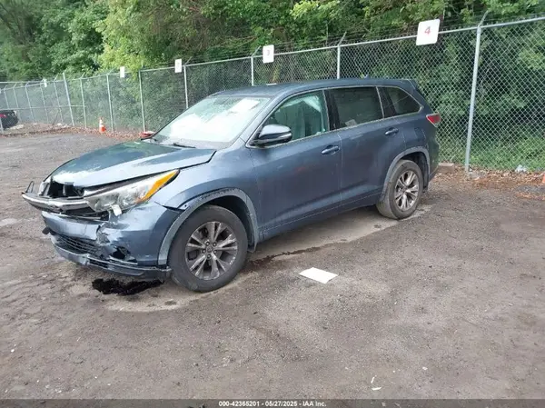 5TDBKRFH1GS347994 2016 TOYOTA HIGHLANDER - Image 2