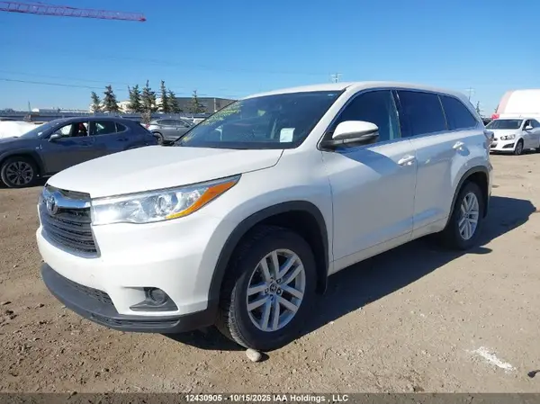 5TDBKRFH2GS227685 2016 TOYOTA HIGHLANDER - Image 2
