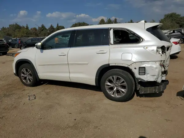 5TDBKRFH2GS227816 2016 TOYOTA HIGHLANDER - Image 2