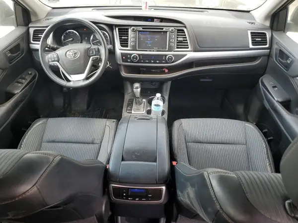 5TDBKRFH2GS227816 2016 TOYOTA HIGHLANDER - Image 8