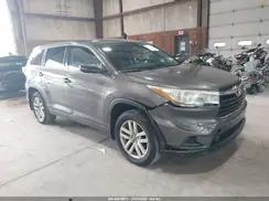 5TDBKRFH2GS237116 2016 TOYOTA HIGHLANDER