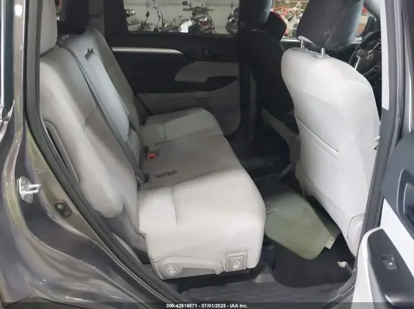 5TDBKRFH2GS237116 2016 TOYOTA HIGHLANDER - Image 8