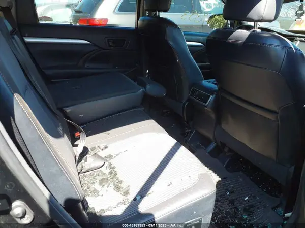 5TDBKRFH2GS239626 2016 TOYOTA HIGHLANDER - Image 8