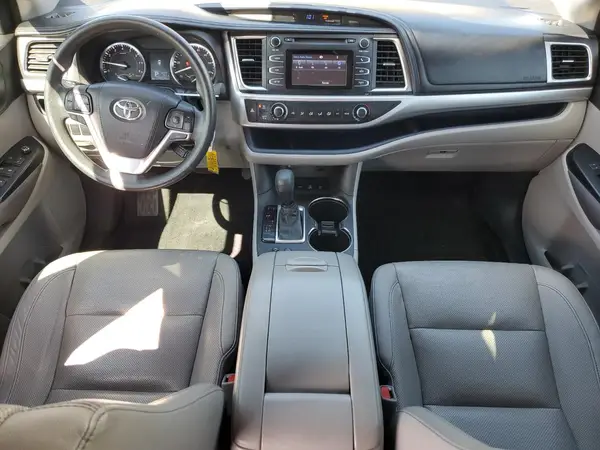 5TDBKRFH2GS250710 2016 TOYOTA HIGHLANDER - Image 8