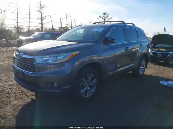 5TDBKRFH2GS251274 2016 TOYOTA HIGHLANDER - Image 2