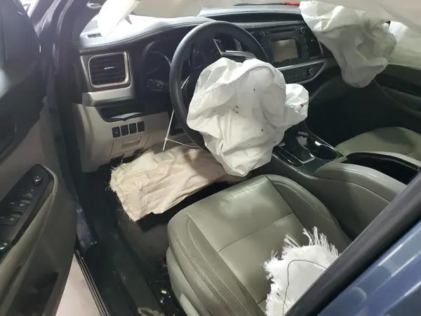 5TDBKRFH2GS267085 2016 TOYOTA HIGHLANDER - Image 8
