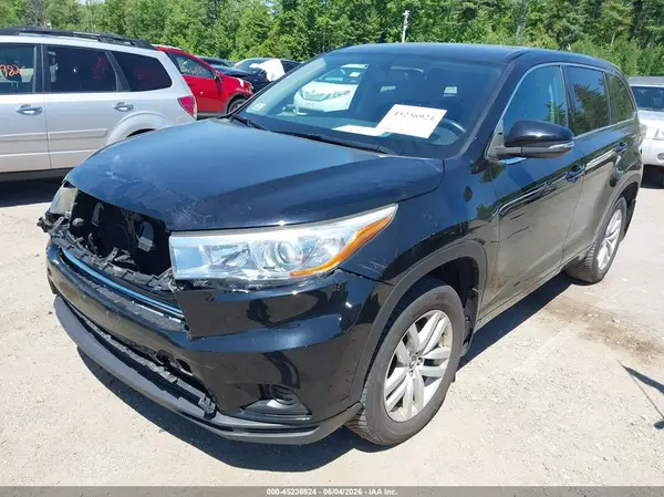 5TDBKRFH2GS270584 2016 TOYOTA HIGHLANDER - Image 2