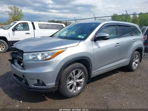 5TDBKRFH2GS274635 2016 TOYOTA HIGHLANDER - Image 2