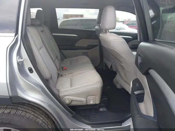 5TDBKRFH2GS274635 2016 TOYOTA HIGHLANDER - Image 8