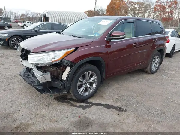 5TDBKRFH2GS280063 2016 TOYOTA HIGHLANDER - Image 2