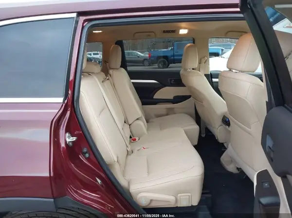 5TDBKRFH2GS280063 2016 TOYOTA HIGHLANDER - Image 8