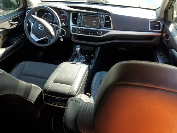 5TDBKRFH2GS284145 2016 TOYOTA HIGHLANDER - Image 8