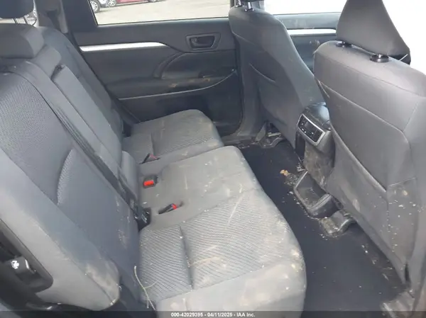 5TDBKRFH2GS289927 2016 TOYOTA HIGHLANDER - Image 8
