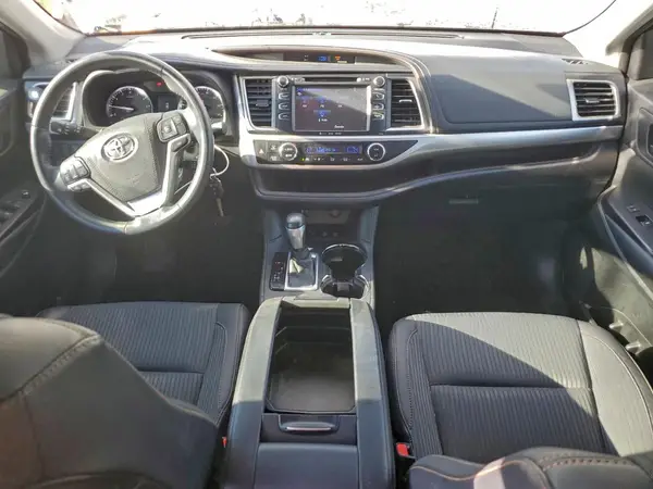 5TDBKRFH2GS292942 2016 TOYOTA HIGHLANDER - Image 8