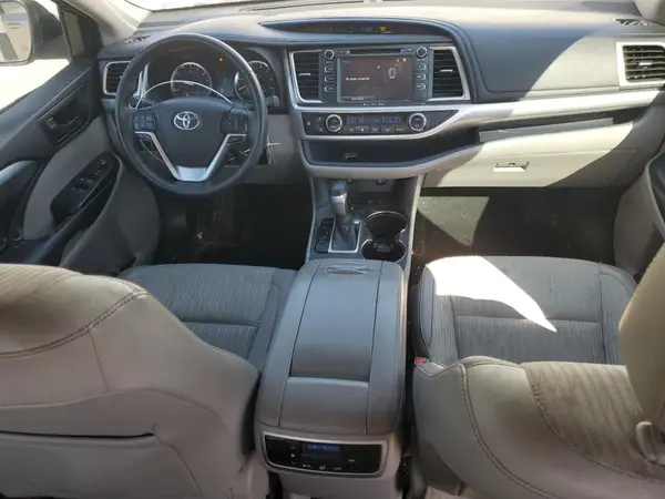 5TDBKRFH2GS295310 2016 TOYOTA HIGHLANDER - Image 8