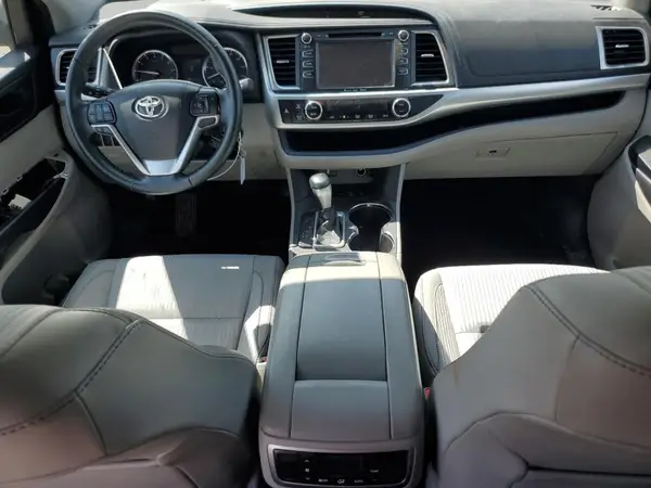 5TDBKRFH2GS303776 2016 TOYOTA HIGHLANDER - Image 8