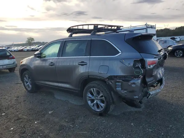 5TDBKRFH2GS308105 2016 TOYOTA HIGHLANDER - Image 2