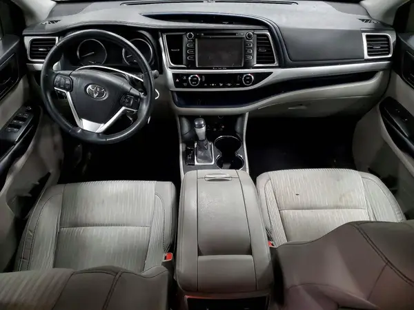 5TDBKRFH2GS329682 2016 TOYOTA HIGHLANDER - Image 8