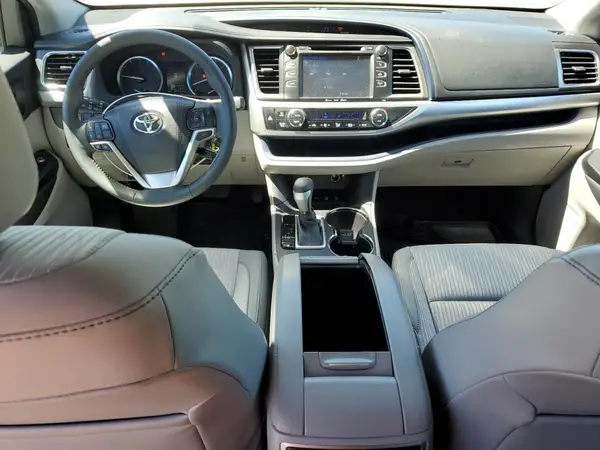 5TDBKRFH2GS344764 2016 TOYOTA HIGHLANDER - Image 8