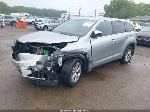 5TDBKRFH2GS348295 2016 TOYOTA HIGHLANDER - Image 2