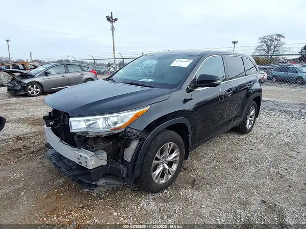 5TDBKRFH2GS351858 2016 TOYOTA HIGHLANDER - Image 2