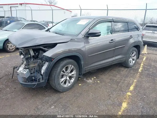 5TDBKRFH2GS352654 2016 TOYOTA HIGHLANDER - Image 2