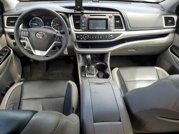 5TDBKRFH2GS355585 2016 TOYOTA HIGHLANDER - Image 8