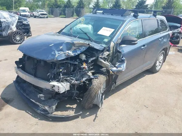 5TDBKRFH3GS226769 2016 TOYOTA HIGHLANDER - Image 2
