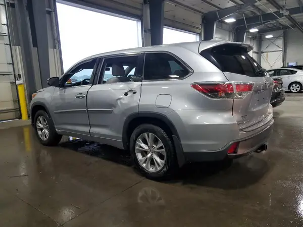 5TDBKRFH3GS234466 2016 TOYOTA HIGHLANDER - Image 2