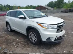 5TDBKRFH3GS243121 2016 TOYOTA HIGHLANDER