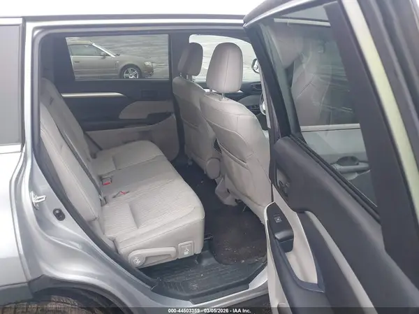 5TDBKRFH3GS251865 2016 TOYOTA HIGHLANDER - Image 8