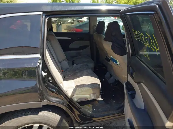 5TDBKRFH3GS254300 2016 TOYOTA HIGHLANDER - Image 8