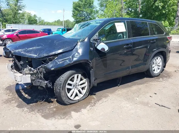 5TDBKRFH3GS256435 2016 TOYOTA HIGHLANDER - Image 2