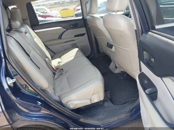 5TDBKRFH3GS272280 2016 TOYOTA HIGHLANDER - Image 8