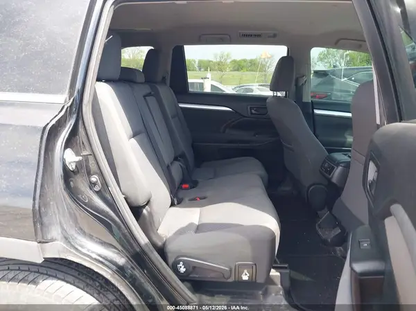 5TDBKRFH3GS300546 2016 TOYOTA HIGHLANDER - Image 8