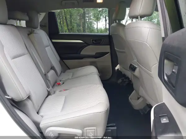5TDBKRFH3GS306637 2016 TOYOTA HIGHLANDER - Image 8