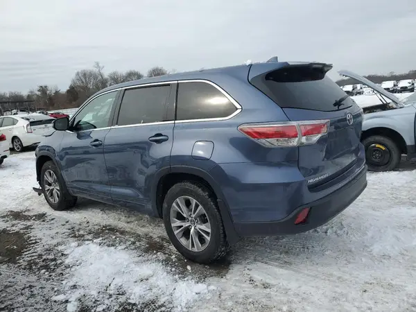 5TDBKRFH3GS306640 2016 TOYOTA HIGHLANDER - Image 2