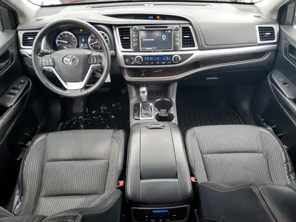 5TDBKRFH3GS306640 2016 TOYOTA HIGHLANDER - Image 8