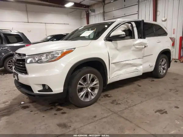 5TDBKRFH3GS308114 2016 TOYOTA HIGHLANDER - Image 2