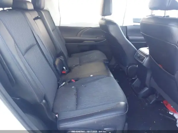 5TDBKRFH3GS320571 2016 TOYOTA HIGHLANDER - Image 8
