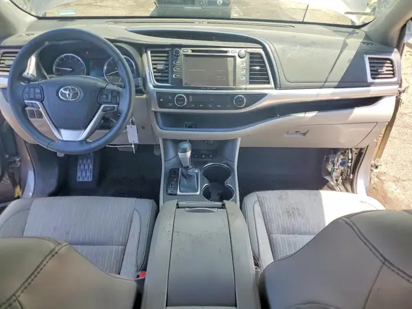 5TDBKRFH3GS340402 2016 TOYOTA HIGHLANDER - Image 8