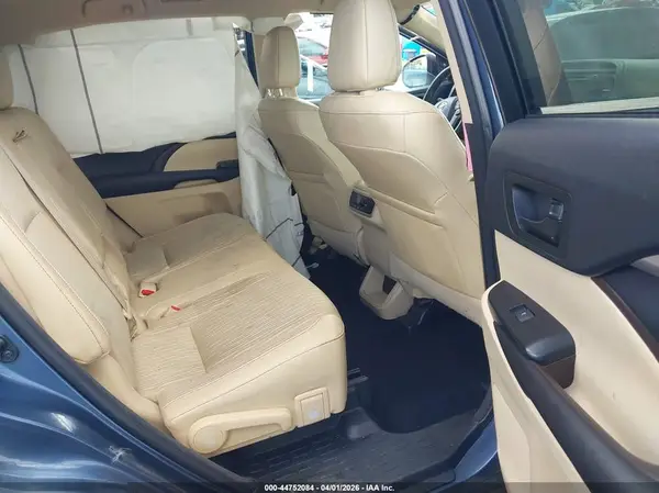 5TDBKRFH3GS350203 2016 TOYOTA HIGHLANDER - Image 8