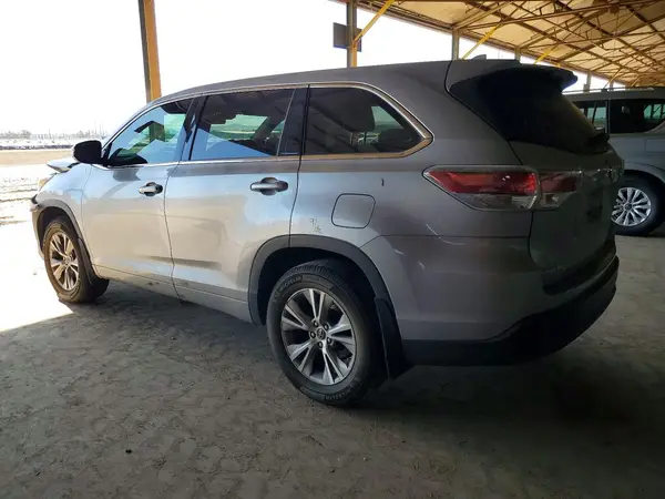 5TDBKRFH3GS355577 2016 TOYOTA HIGHLANDER - Image 2