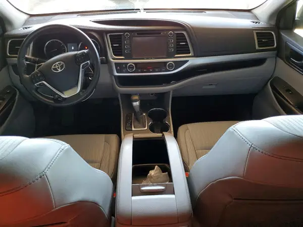 5TDBKRFH3GS355577 2016 TOYOTA HIGHLANDER - Image 8