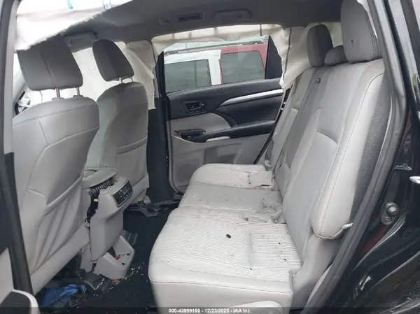 5TDBKRFH4GS233004 2016 TOYOTA HIGHLANDER - Image 8