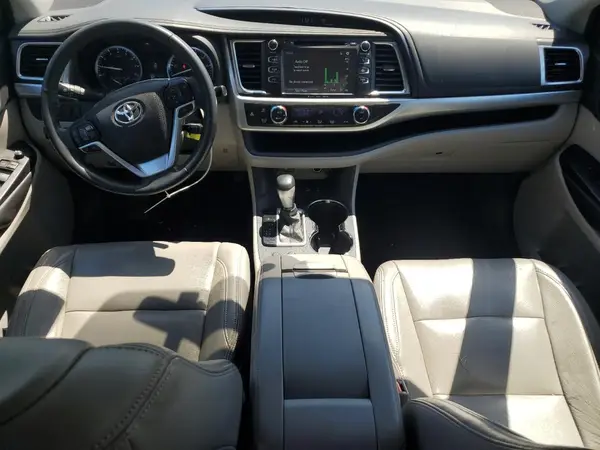 5TDBKRFH4GS243211 2016 TOYOTA HIGHLANDER - Image 8