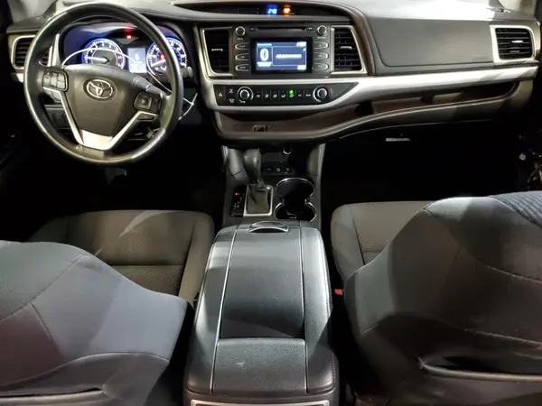 5TDBKRFH4GS258503 2016 TOYOTA HIGHLANDER - Image 8