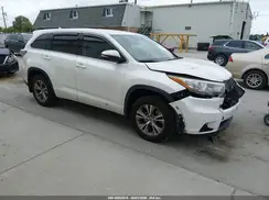 5TDBKRFH4GS259800 2016 TOYOTA HIGHLANDER
