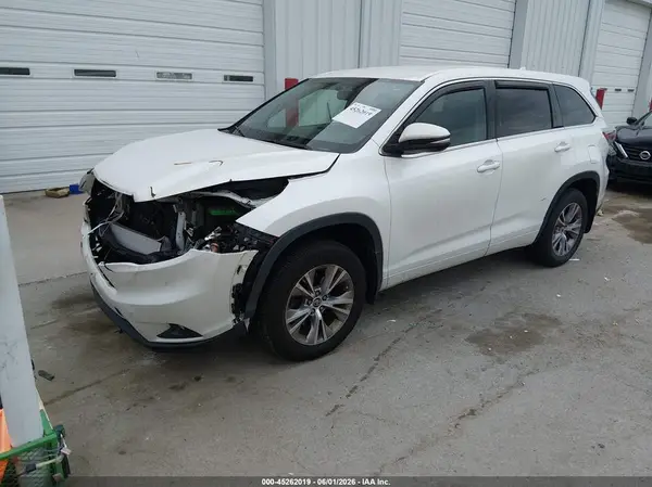 5TDBKRFH4GS259800 2016 TOYOTA HIGHLANDER - Image 2
